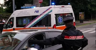 Operaio precipita dal tetto di un capannone: volo di 8 metri dopo il cedimento di un lucernaio