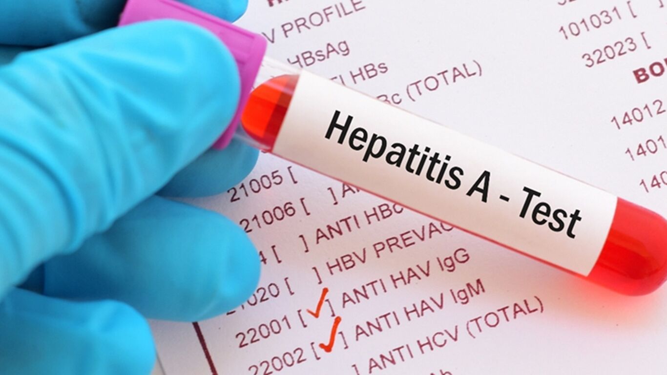 Epatite A, scatta l'ordinanza a Castellammare: stop ai frutti di mare crudi