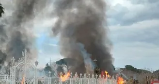 Trecase, incendio devasta l'ex ristorante Villa Antica Le Dune