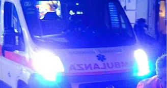 Torre del Greco, malore alla guida: si schianta contro un edificio, morto 70enne