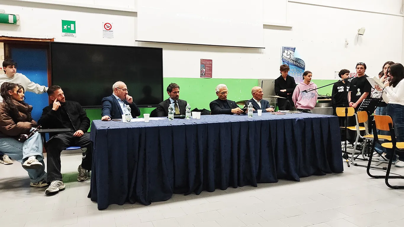 Torre Annunziata – Liceo Pitagora-Croce, intenso pomeriggio per affermare i principi della legalità