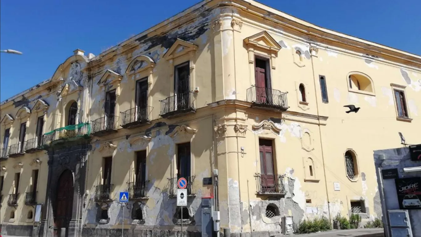 Torre del Greco, Villa del Cardinale nel degrado: crolli e abbandono