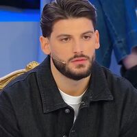 Anticipazioni Uomini e Donne: Ciro bacia Martina, Elisa esplode in studio