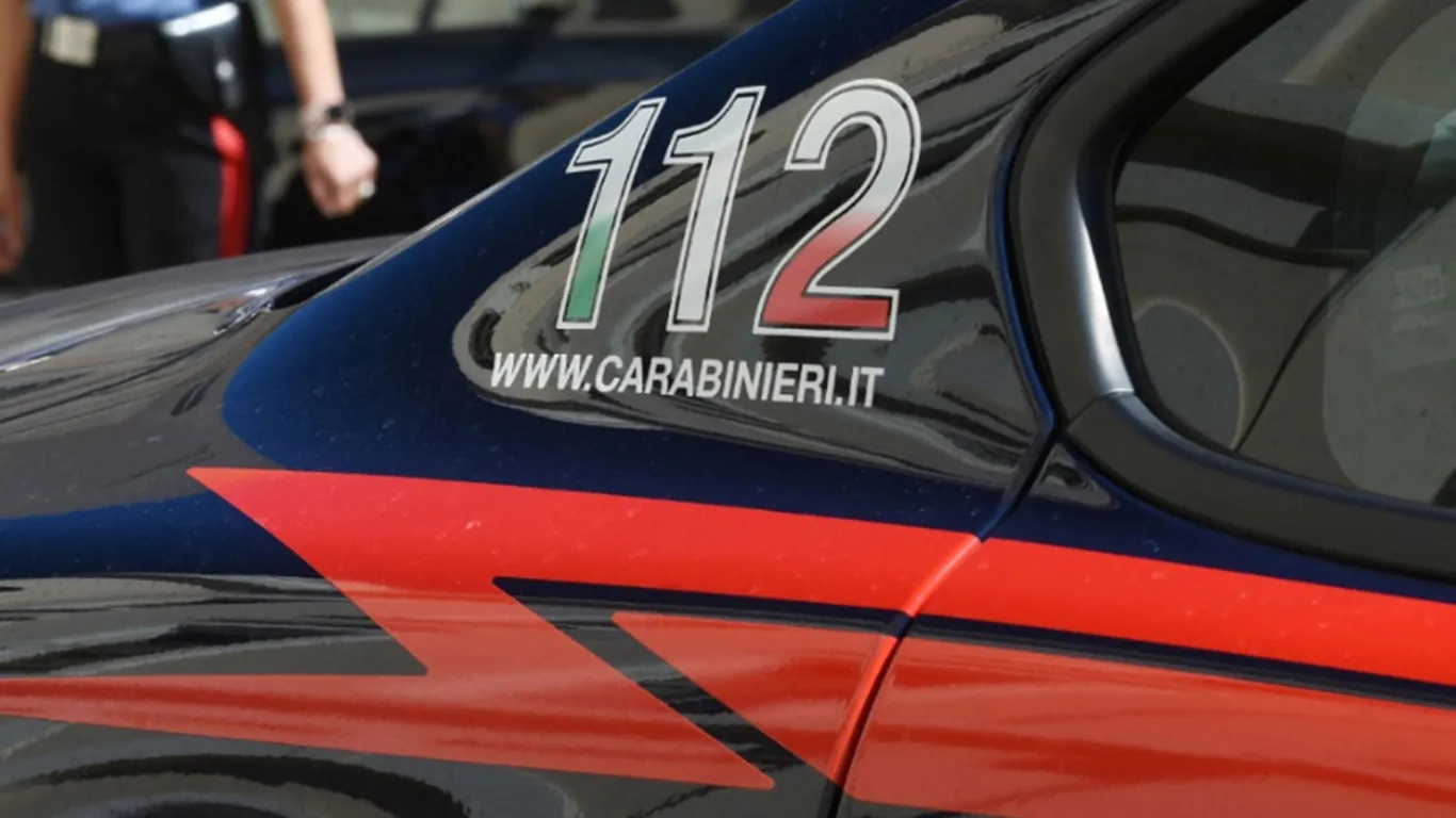 Accoltellati nel Napoltano due 16enne. carabinieri sulle tracce dell'aggressore