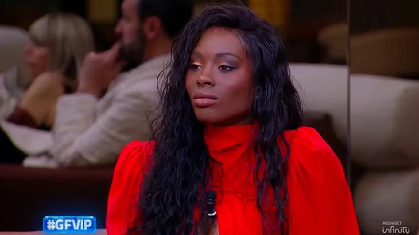 Notte di fuoco al GF Vip, Ibiza Altea sott'attacco: "A noi ci avrebbero squalificato per razzismo"