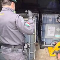 Napoli, sequestrati 5mila litri di gasolio di contrabbando