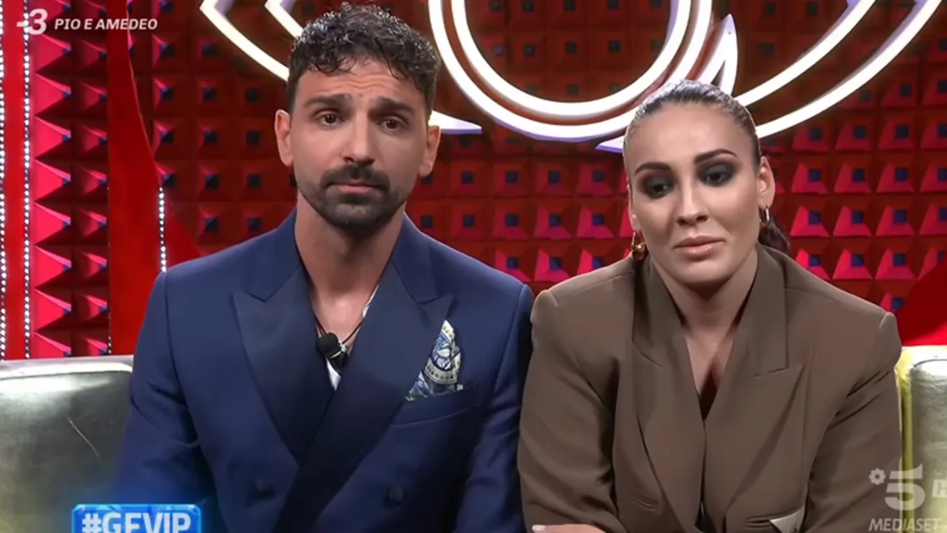 Gf Vip: Francesca Manzini attratta da Raimondo Todaro, ma lui frena. Chi è la sua misteriosa fidanzata