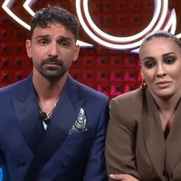 Gf Vip: Francesca Manzini attratta da Raimondo Todaro, ma lui frena. Chi è la sua misteriosa fidanzata