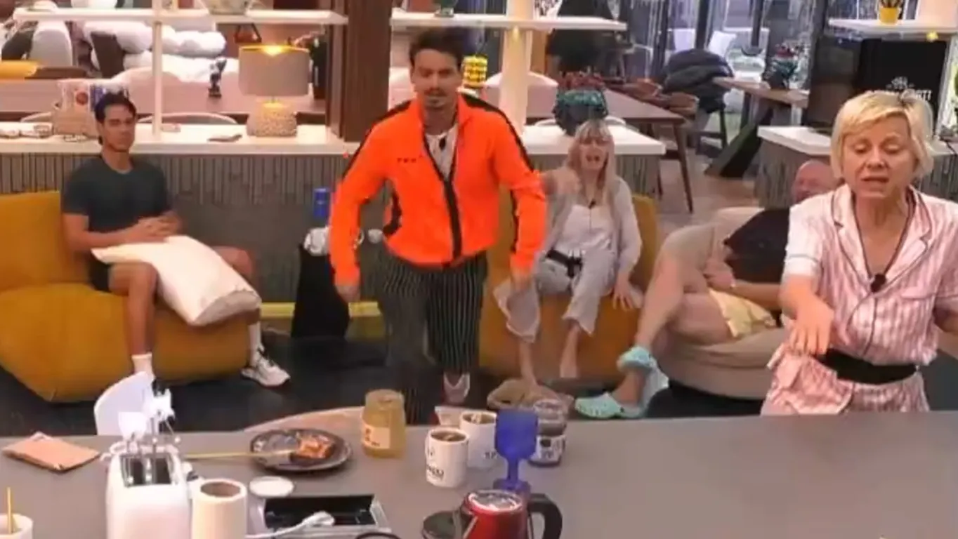 GF Vip, paura nella Casa: nella notte si rischia l'incendio. Cos'è successo