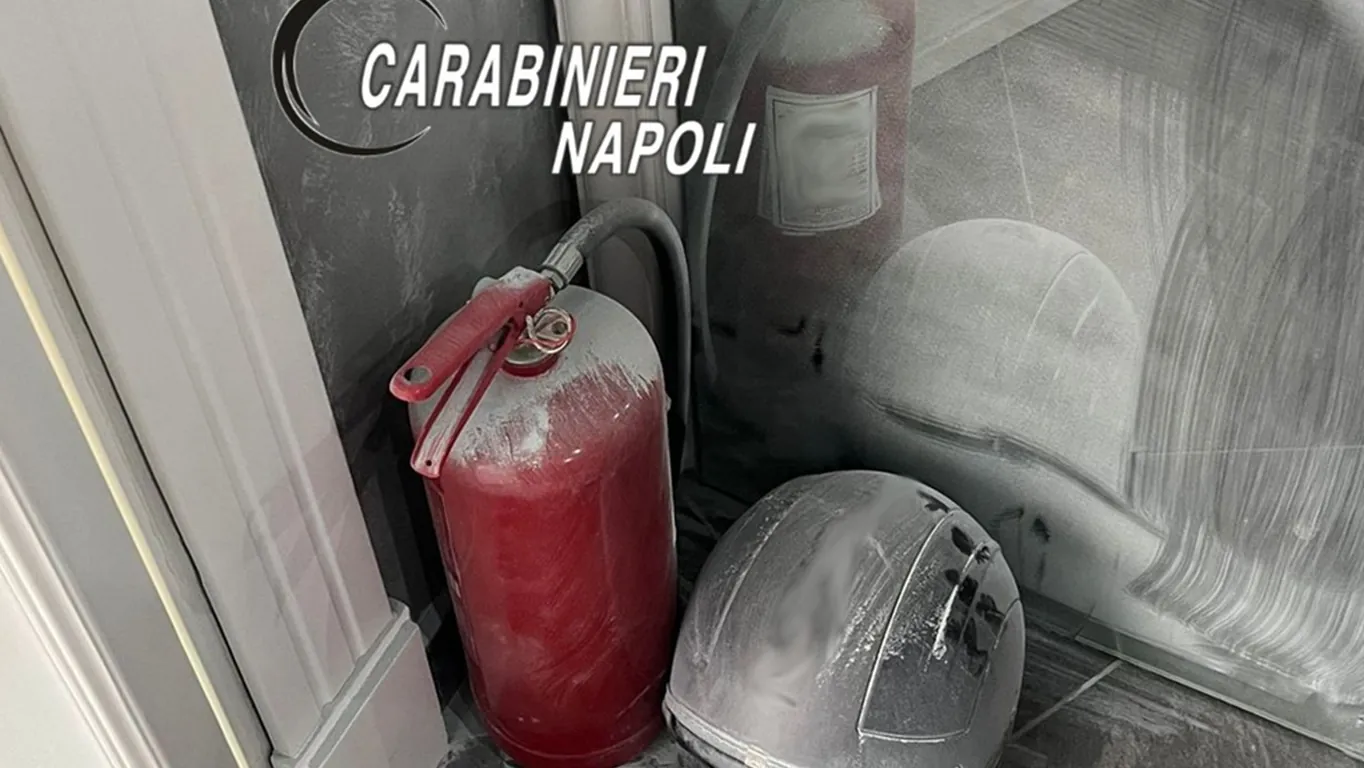 Villaricca, irrompe in casa dell'ex e minaccia di ucciderla: arrestato 44enne