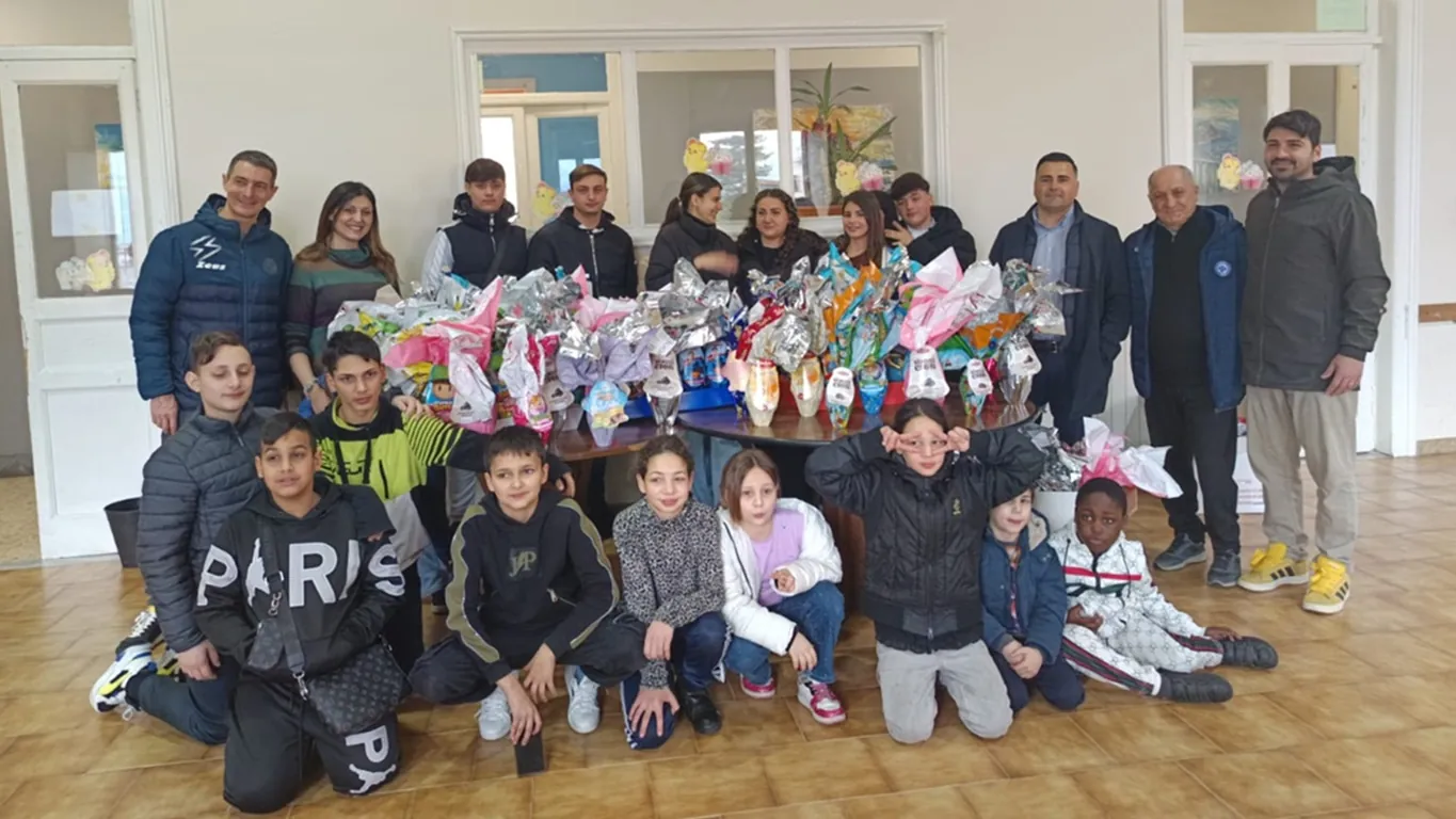 Pasqua di solidarietà a Torre Annunziata e Castellammare di Stabia: uova ai bambini