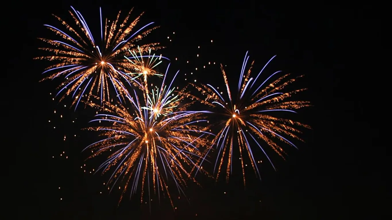 Ischia, fuochi d'artificio colpiscono 7 tra ragazzi e adulti: lievi bruciature