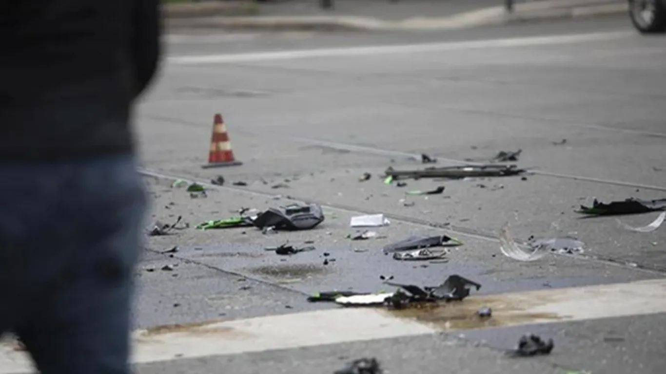 Bimbo di 8 anni muore in un incidente in moto con il padre sull'A21: ferito il genitore