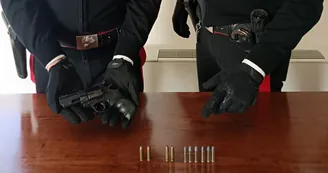 Ercolano, pistola clandestina in auto: arrestato 54enne grazie al cane Rio