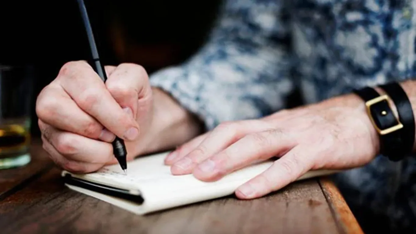 Parkinson, segnali precoci della malattia e come proteggere la salute del cervello: 10 cose da sapere