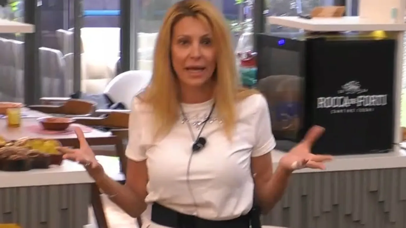 GF Vip, clima esplosivo: Adriana Volpe attacca il gruppo, tensione alle stelle nella Casa