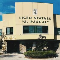 Allarme bomba al Liceo “Ernesto Pascal” di Pompei: falso allarme, studenti evacuati per precauzione