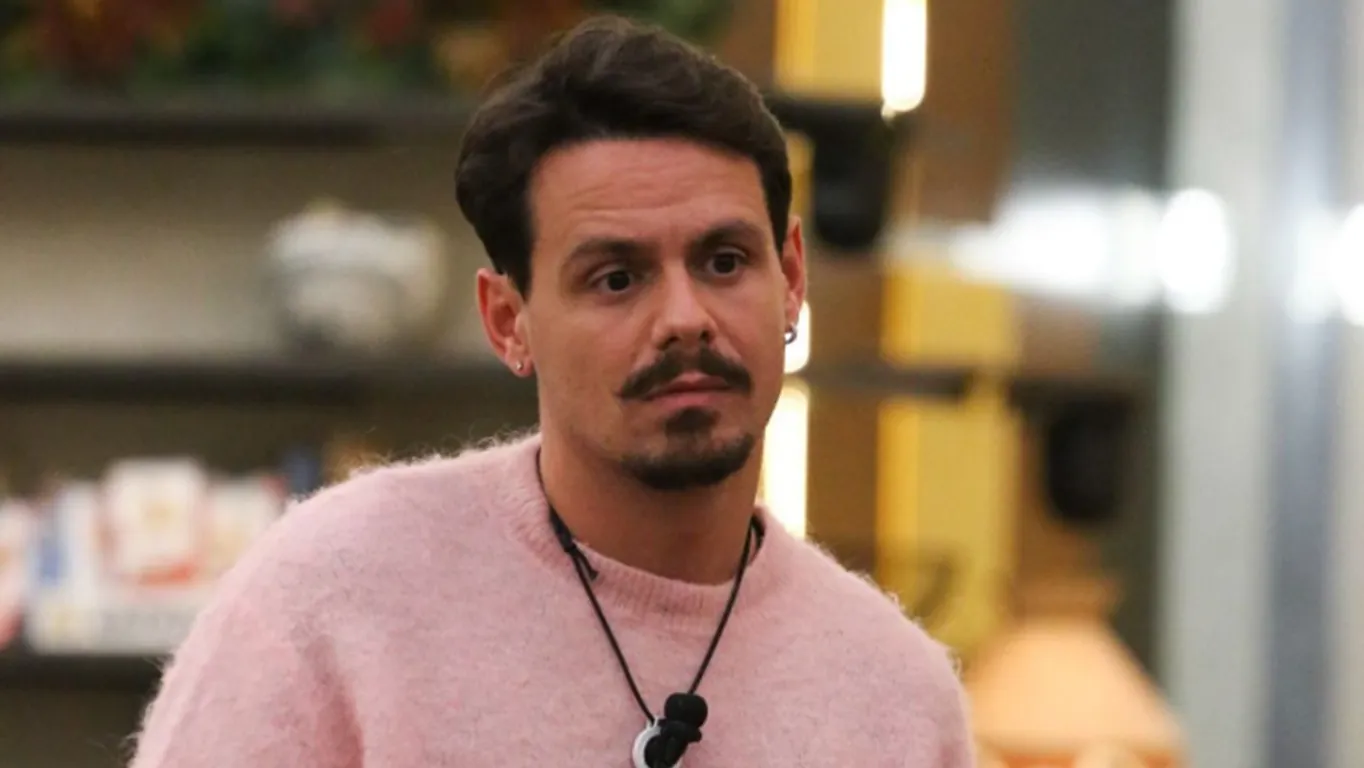 GF Vip, bufera su Renato Biancardi: il racconto intimo sul concepimento di sua figlia scatena un putiferio