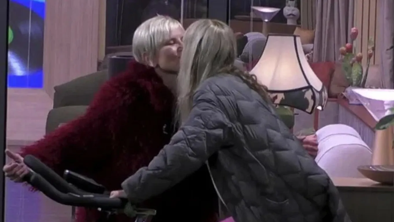 GF Vip, pace tra Alessandra Mussolini e Antonella Elia: scoppia il caso del “doppio gioco”