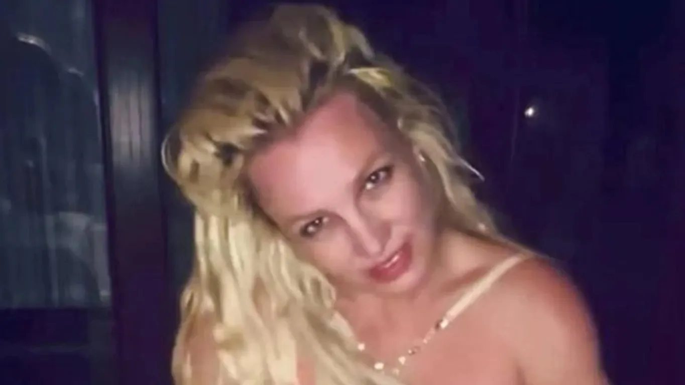 Britney Spears entra in riabilitazione dopo l'arresto: "Ha toccato il fondo"