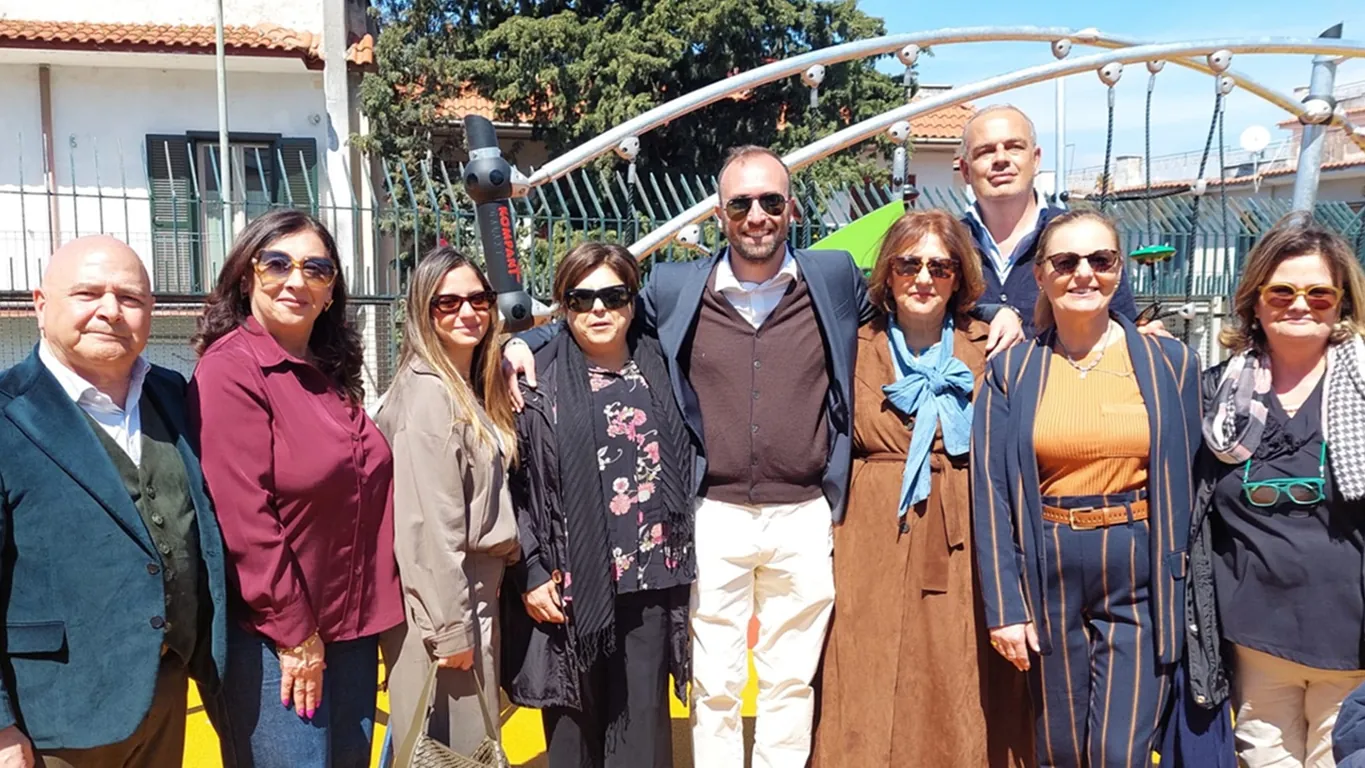 Pollena Trocchia, inaugurata l'area ludico-fitness: entusiasmo tra alunni e genitori