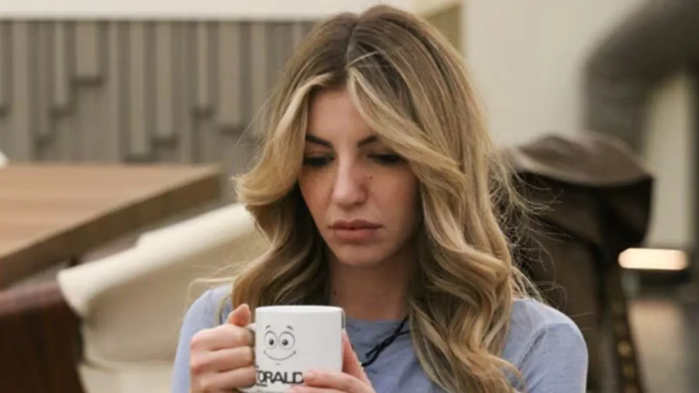 GF Vip, la mamma di Lucia Ilardo rompe il silenzio: "Sono disgustata". Cosa sta succedendo