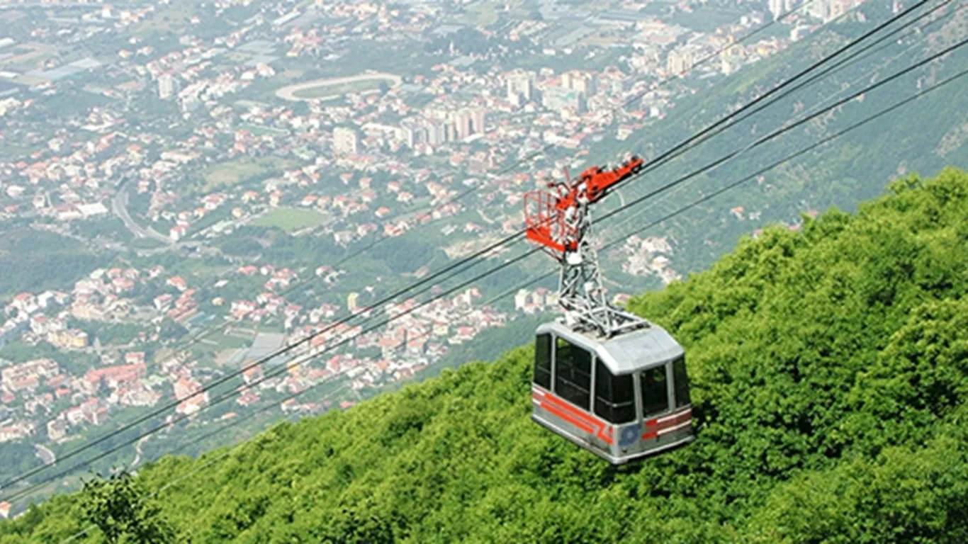 Castellammare, un anno dalla tragedia del Faito: cerimonia per le vittime della funivia