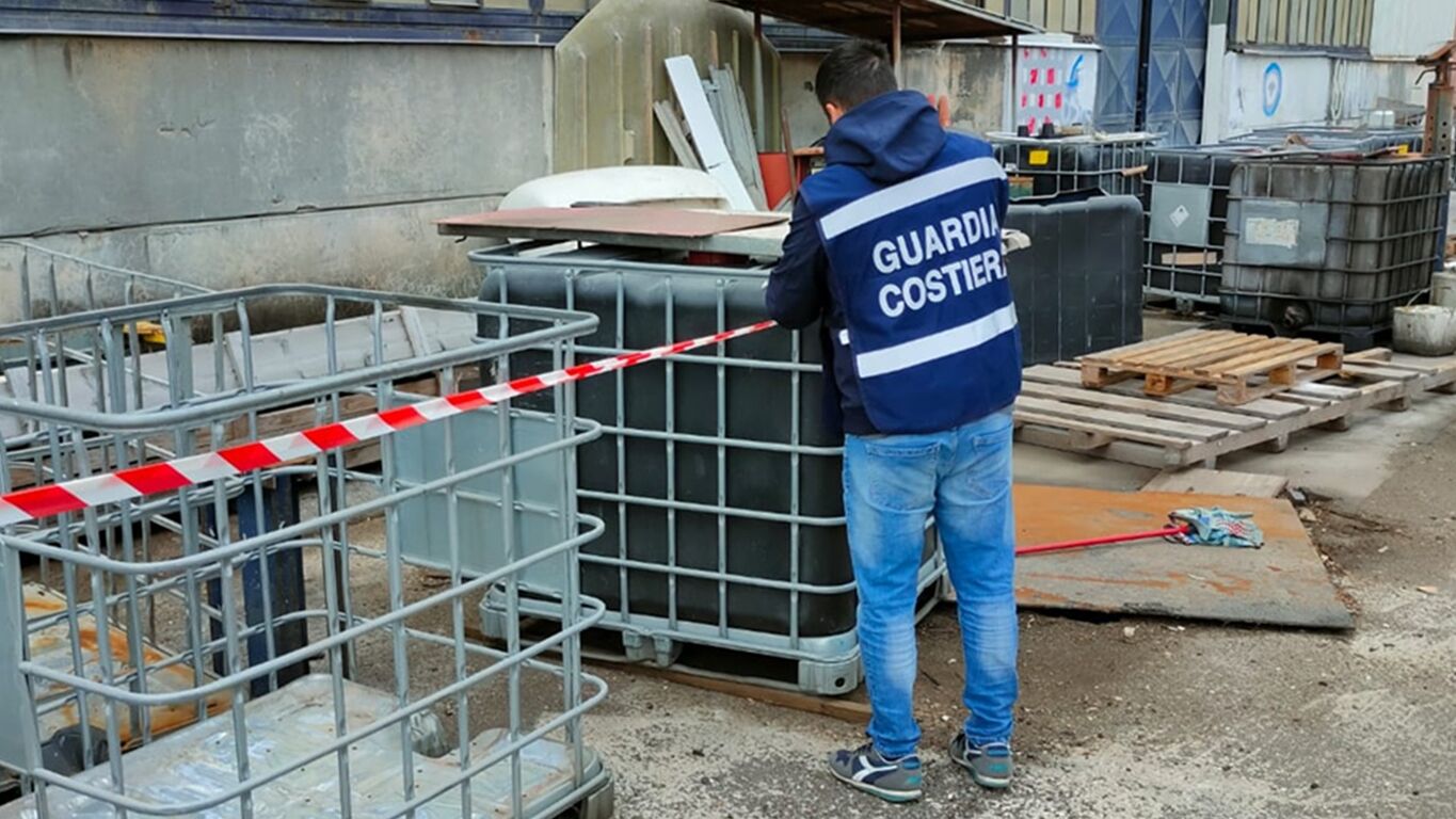 Torre Annunziata, sequestrato cantiere nautico: scarichi abusivi e rifiuti non autorizzati