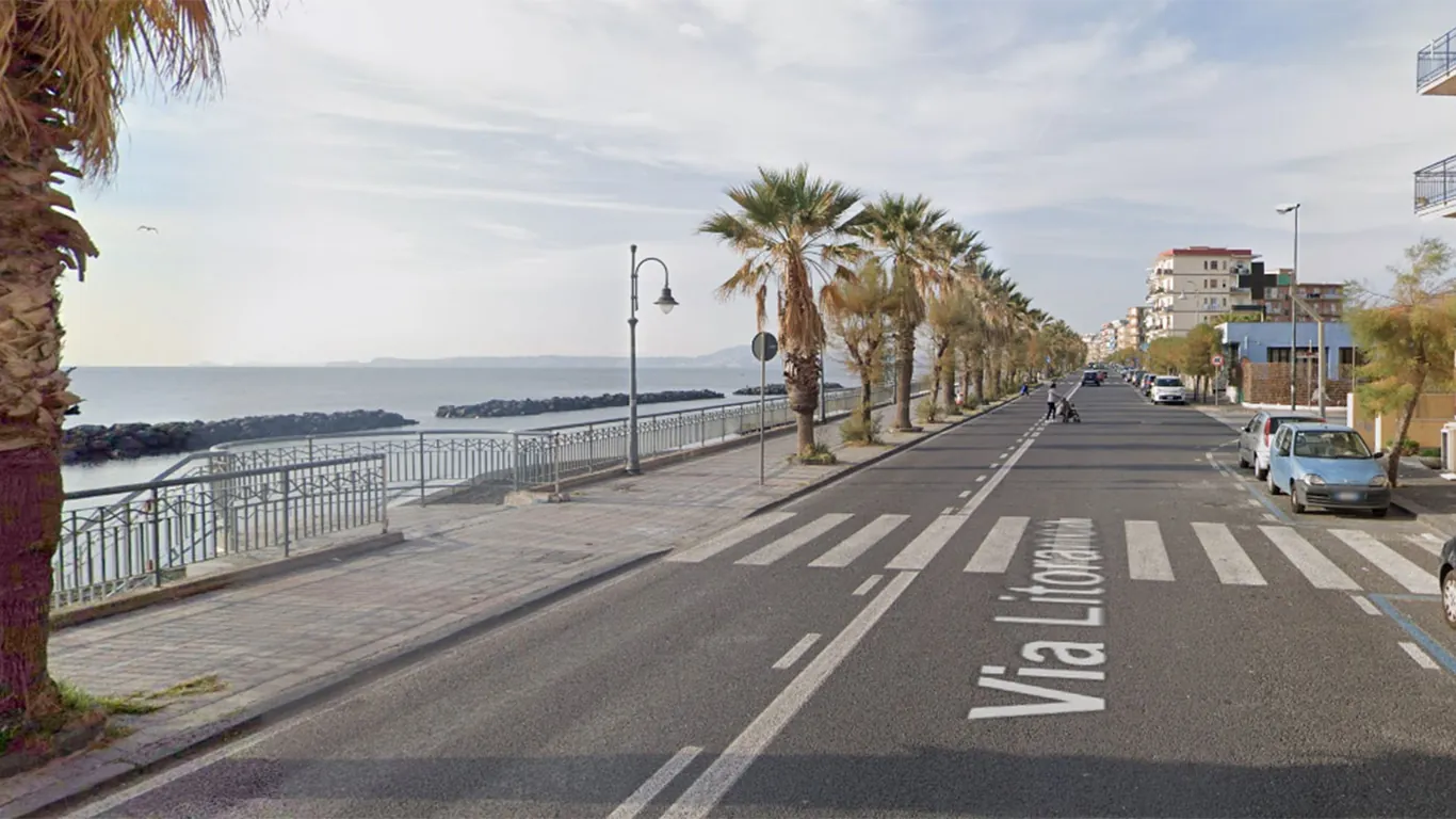 Torre del Greco, via Litoranea, polemica sul senso unico: la replica del sindaco
