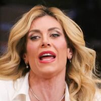 Grande Fratello Vip, Paola Caruso furiosa contro Antonella Elia: insulti choc e minaccia di lasciare la casa