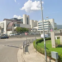 Torre Annunziata, tenta di lanciarsi dal secondo piano in Procura: salvata due volte