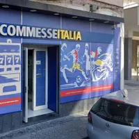 Torre Annunziata, rapina in pieno pomeriggio nella sala scommesse di via Alfani