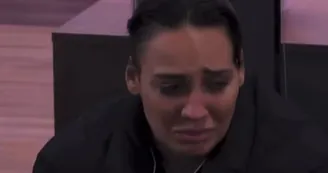 GF Vip, Francesca Manzini crolla in lacrime: “Sono un ce**o?”. Lo sfogo sulle sue insicurezze