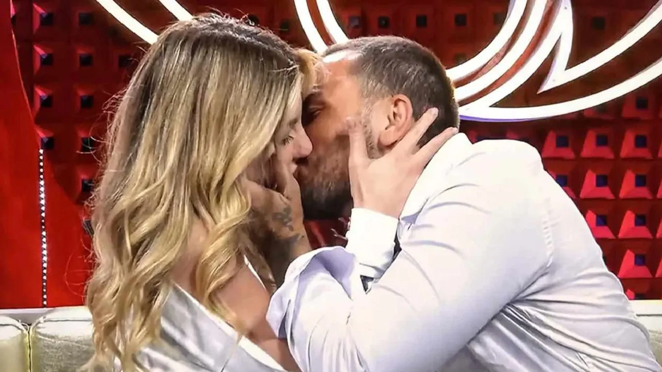 GF Vip, Lucia Ilardo e Raul Dumitras si baciano: “Con lui farei un figlio”