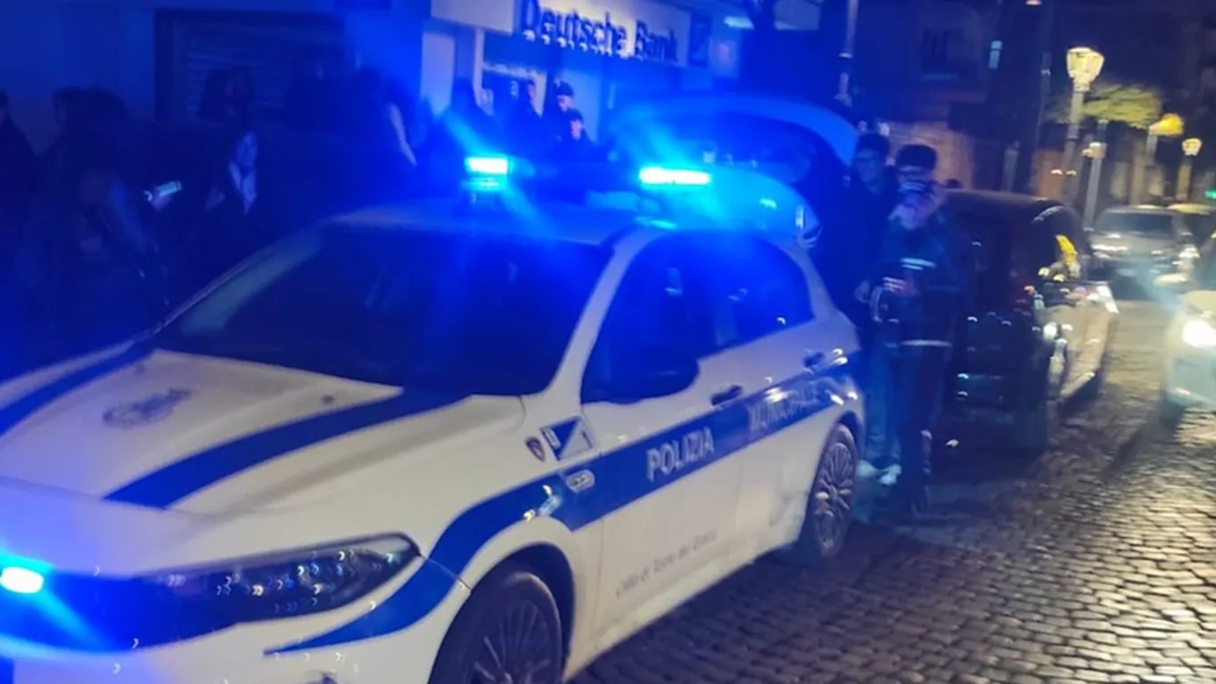 Controlli movida a Torre del Greco, tensione durante un posto di blocco: quattro denunciati