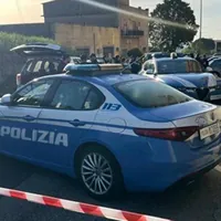 Catanzaro, donna si butta dal balcone con i figli: morta con due bimbi, la terza è grave