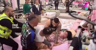 Grande Fratello Serbia choc, un concorrente cerca di strangolare una donna e interviene la sicurezza: video