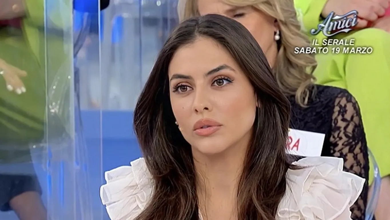 Federica Aversano rompe il silenzio dopo il rinvio a giudizio per stalking: “La violenza l'ho subita io per anni”