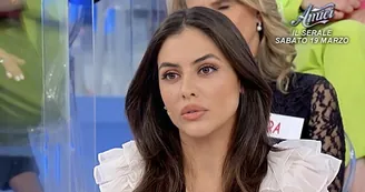 Federica Aversano rompe il silenzio dopo il rinvio a giudizio per stalking: “La violenza l'ho subita io per anni”