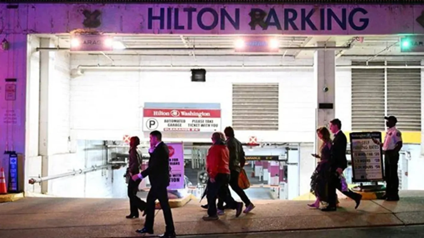 Spari alla cena con i giornalisti della Casa Bianca, sospetto "voleva colpire funzionari Trump"