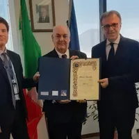 Napoli, il funzionario AGCOM Marco Iannelli entra nell'UNCI: consegnata la pergamena ufficiale