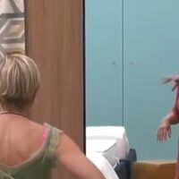 Caos totale al GF Vip, Antonella Elia e Alessandra Mussolini ad un passo dalla rissa: cos'è successo