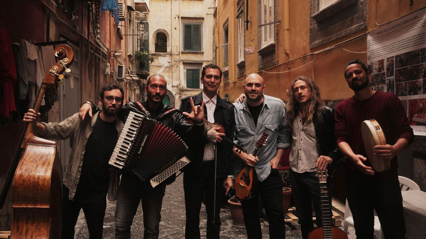 Ars Nova Napoli porta i ritmi della musica popolare a Castellammare di Stabia