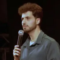 Torre Annunziata, Vincenzo Comunale: l'ironia intelligente priva di retorica