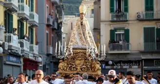 Castellammare in festa per San Catello: fede, tradizione e fuochi sul mare per celebrare il santo patrono