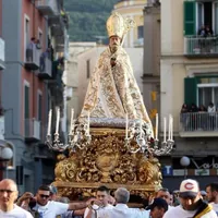 Castellammare in festa per San Catello: fede, tradizione e fuochi sul mare per celebrare il santo patrono