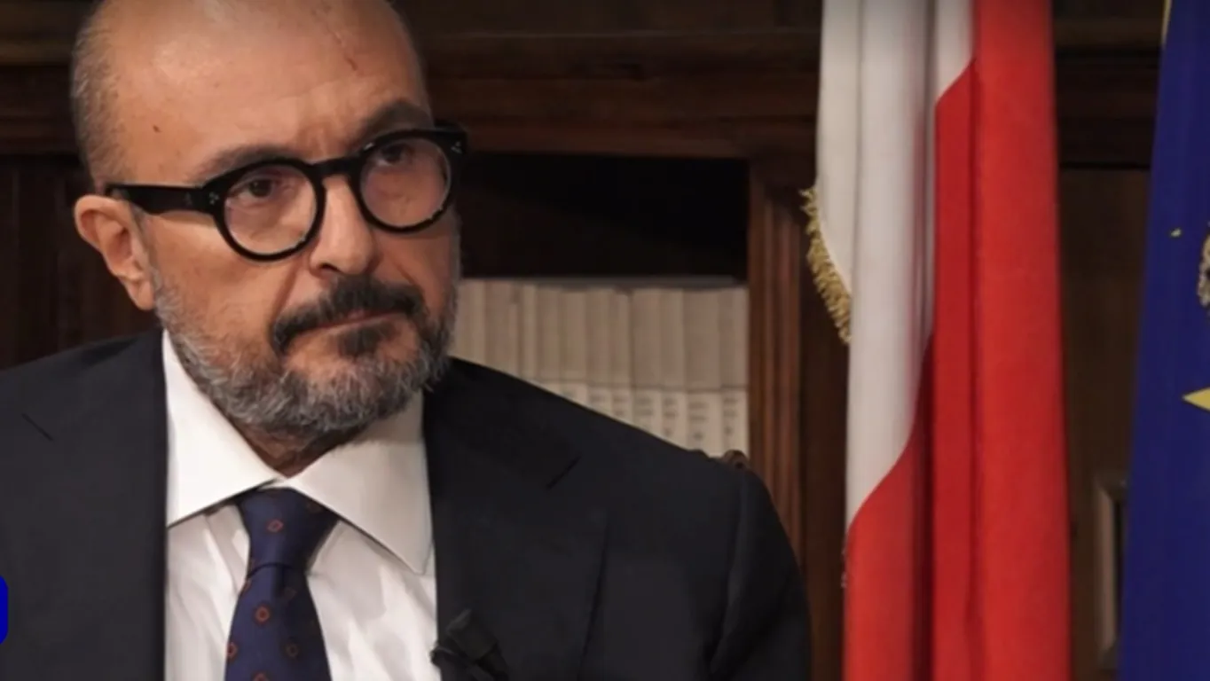 Torre Annunziata, Sangiuliano difende Fragliasso: «Ha squarciato il velo delle ipocrisie»