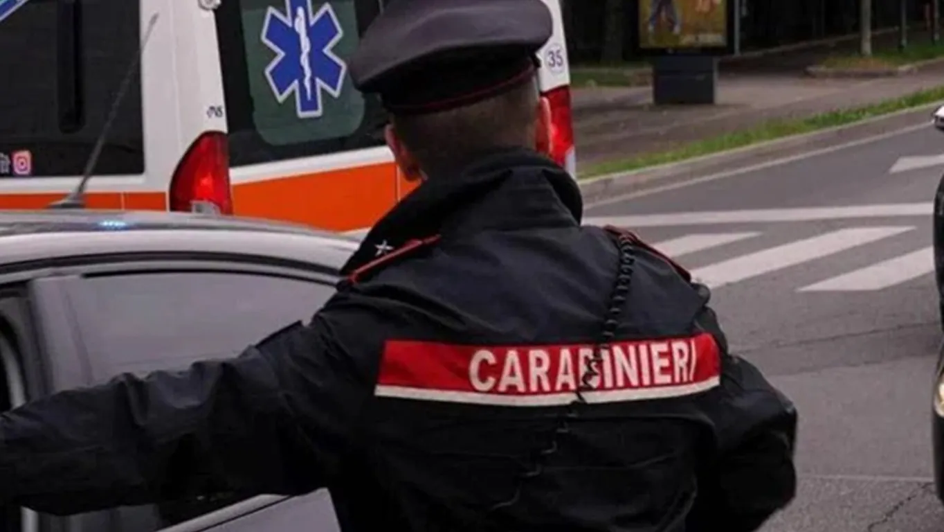 Piacenza, donna trovata morta in casa: uccisa a coltellate, fermato il marito