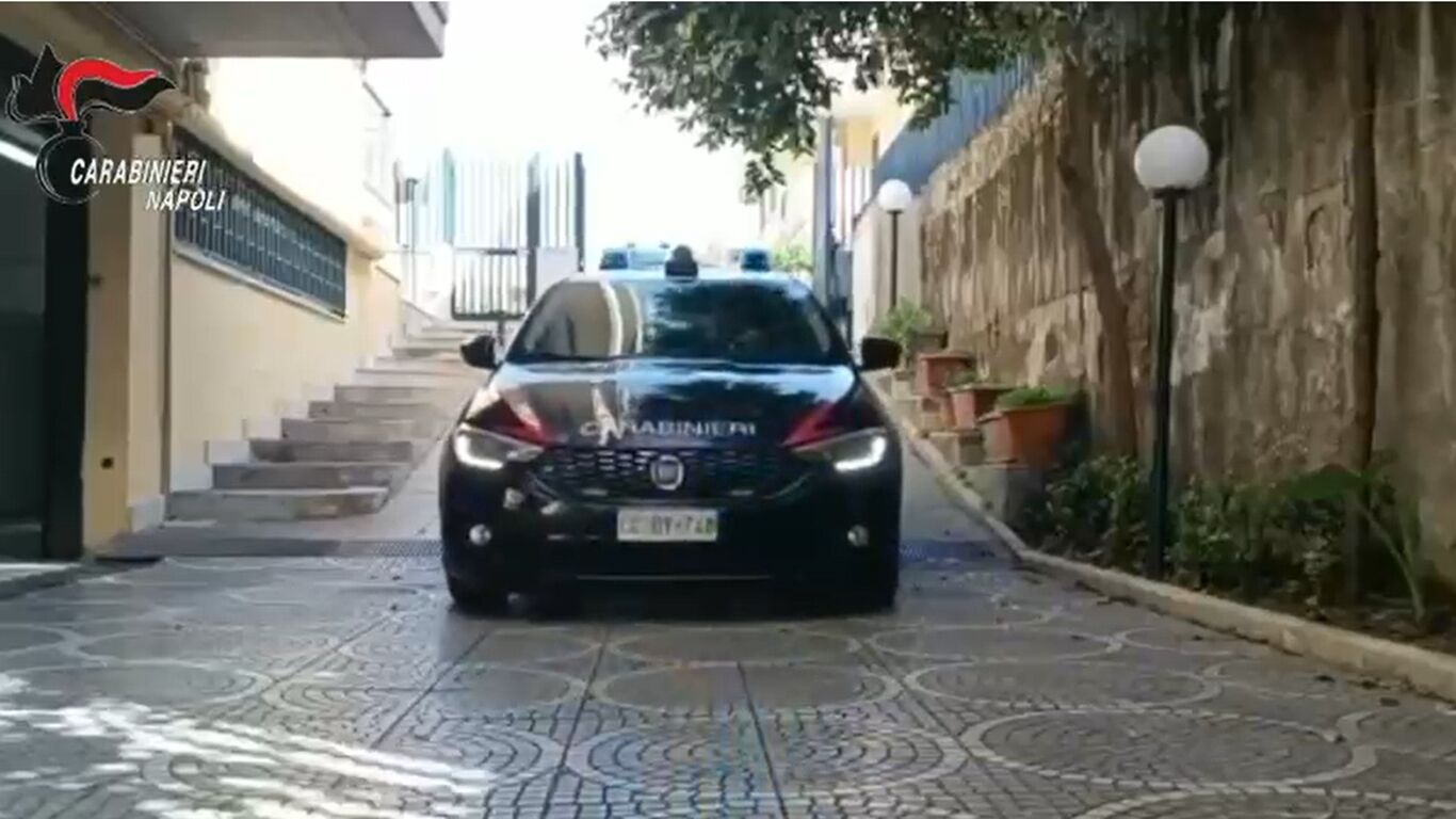 Boscoreale, tentò furti in casa e travolse un disabile durante la fuga: arrestato 22enne serbo a Fiumicino