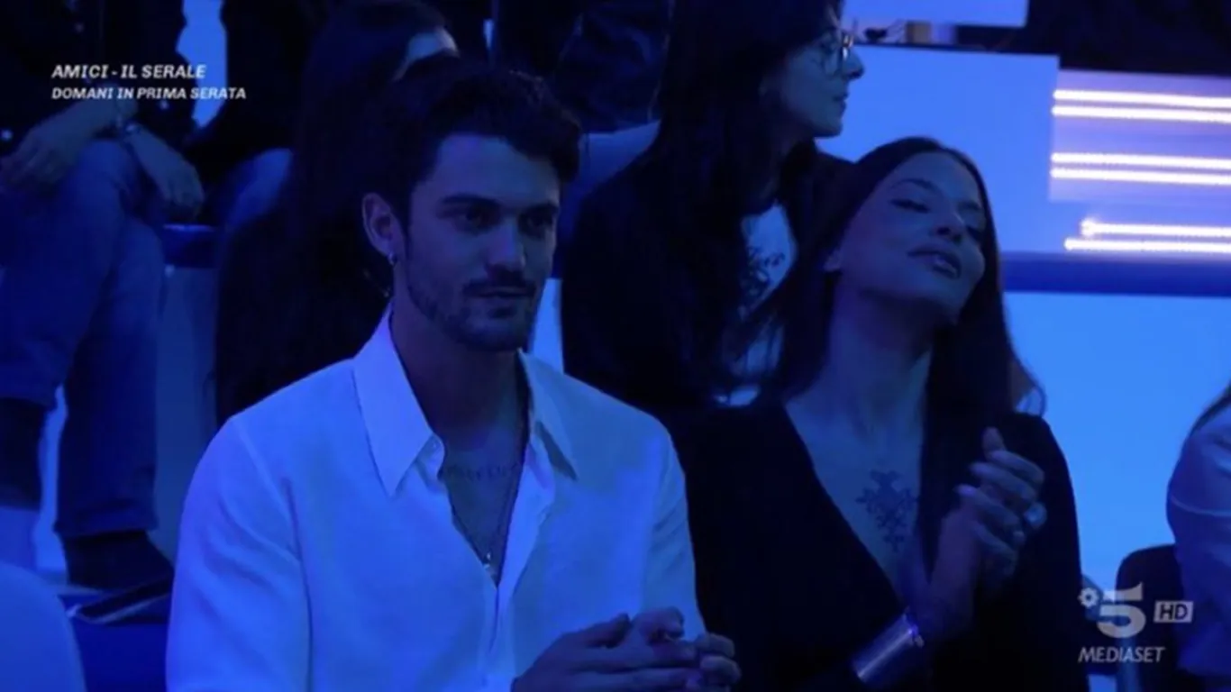 GF Vip, Anita Mazzotta e Jonas Pepe in studio durante la 15esima puntata: la coppia conquista il pubblico e scatena i social